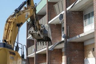 Démolir une maison pour reconstruire : guide pratique